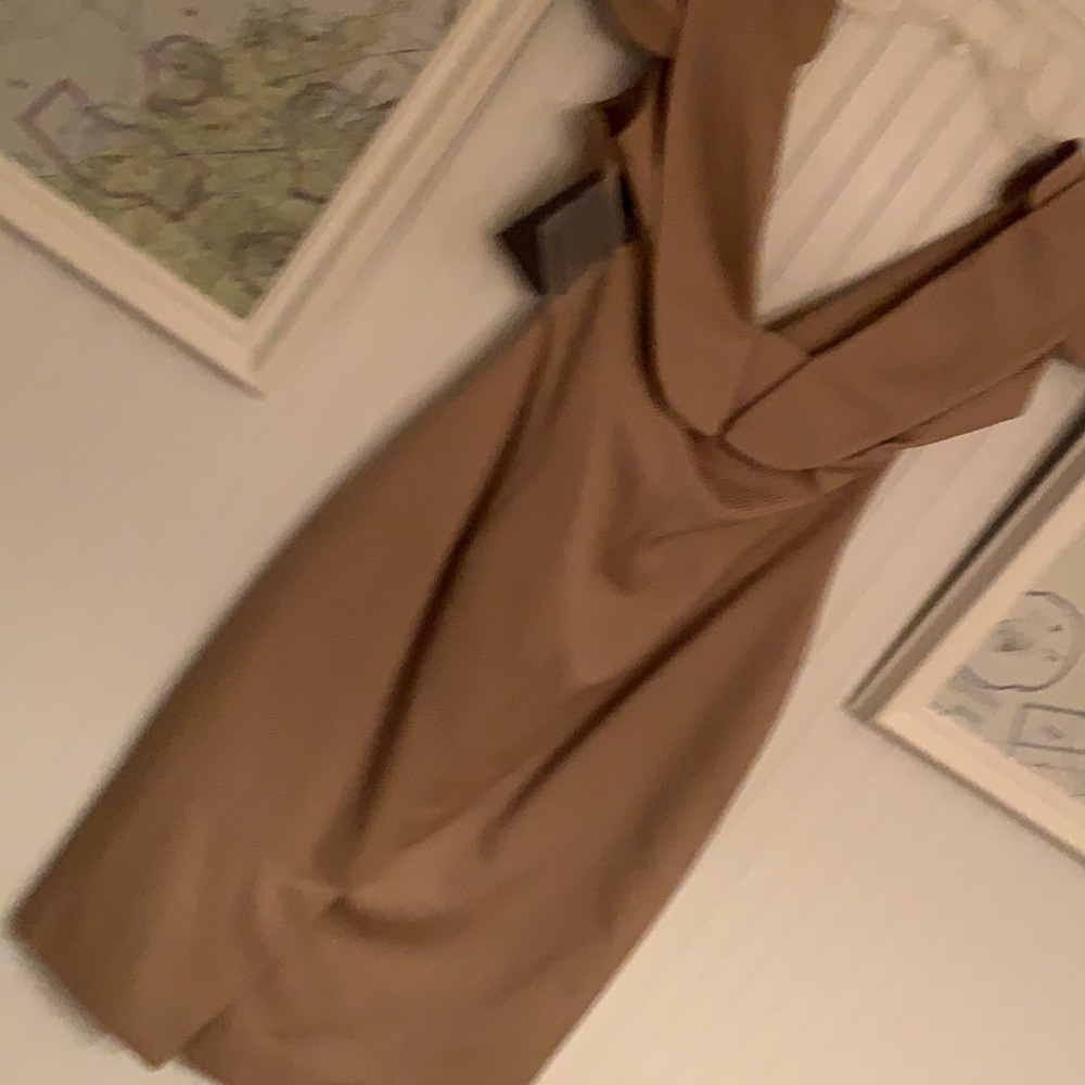 Alexander McQueen short cap sleeve dress. - Picture 3 of 6
